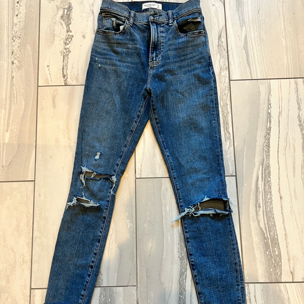 Abercrombie and Fitch super skinny ankle high-rise size 26/2